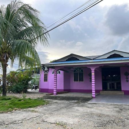 Lavender Homestay Desa Chendering 3 Bedrooms Kuala Terengganu Esterno foto