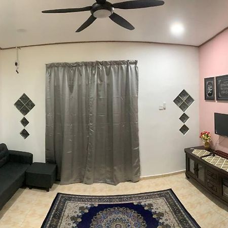 Lavender Homestay Desa Chendering 3 Bedrooms Kuala Terengganu Esterno foto