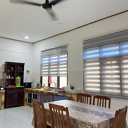 Lavender Homestay Desa Chendering 3 Bedrooms Kuala Terengganu Esterno foto