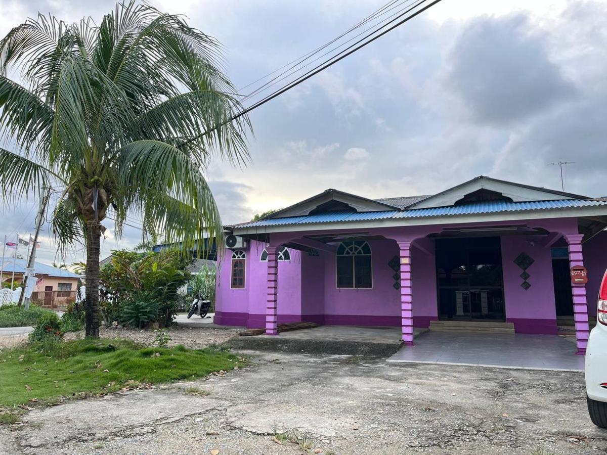 Lavender Homestay Desa Chendering 3 Bedrooms Kuala Terengganu Esterno foto